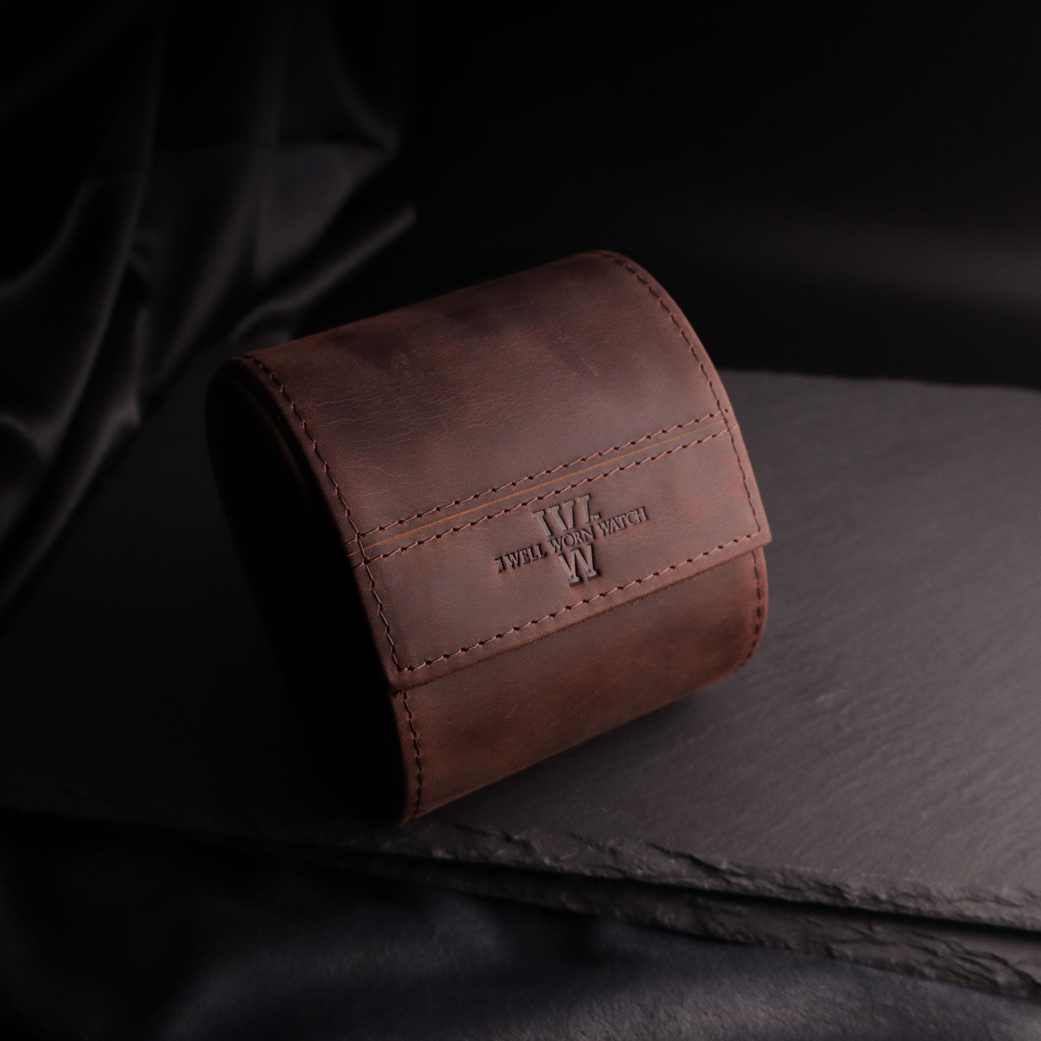 Argos™ Oiled Leather Watch Roll
