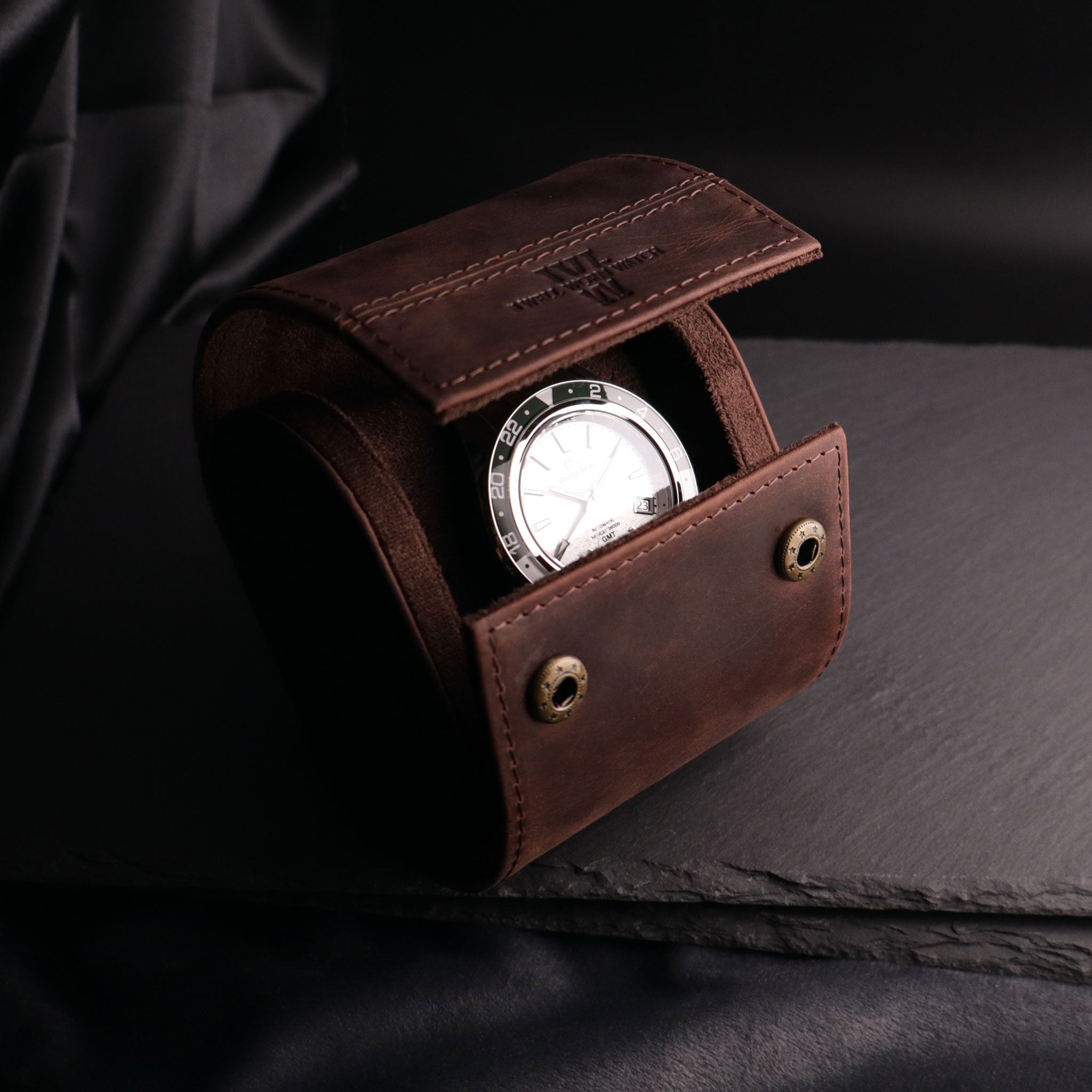 Argos™ Oiled Leather Watch Roll