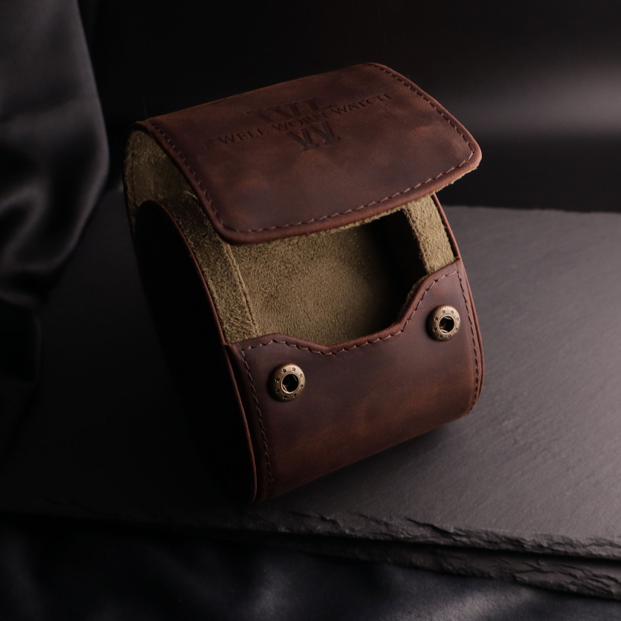 Dantés™ Oiled Leather Watch Roll