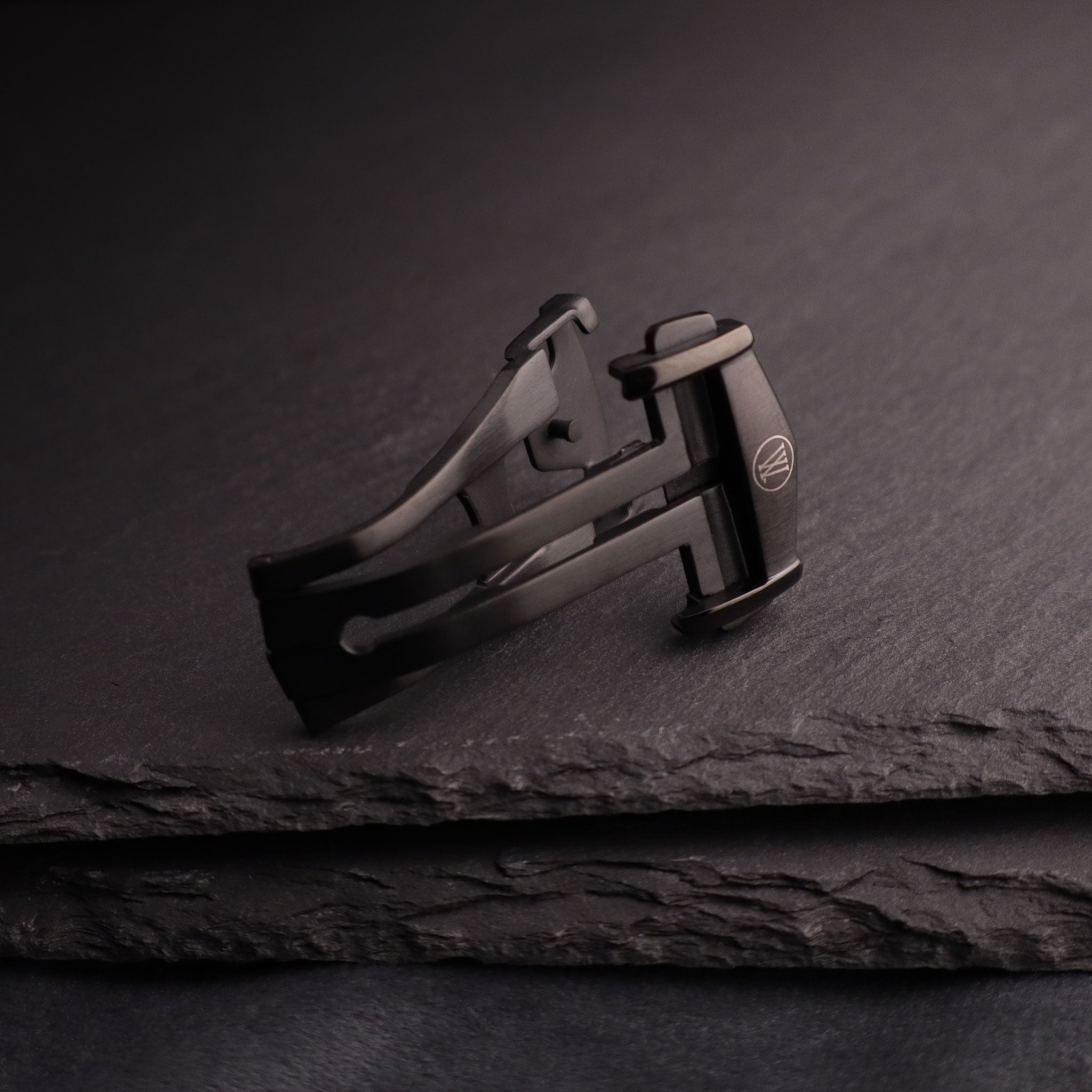 Endeavor™ Concealed Deployant Clasp