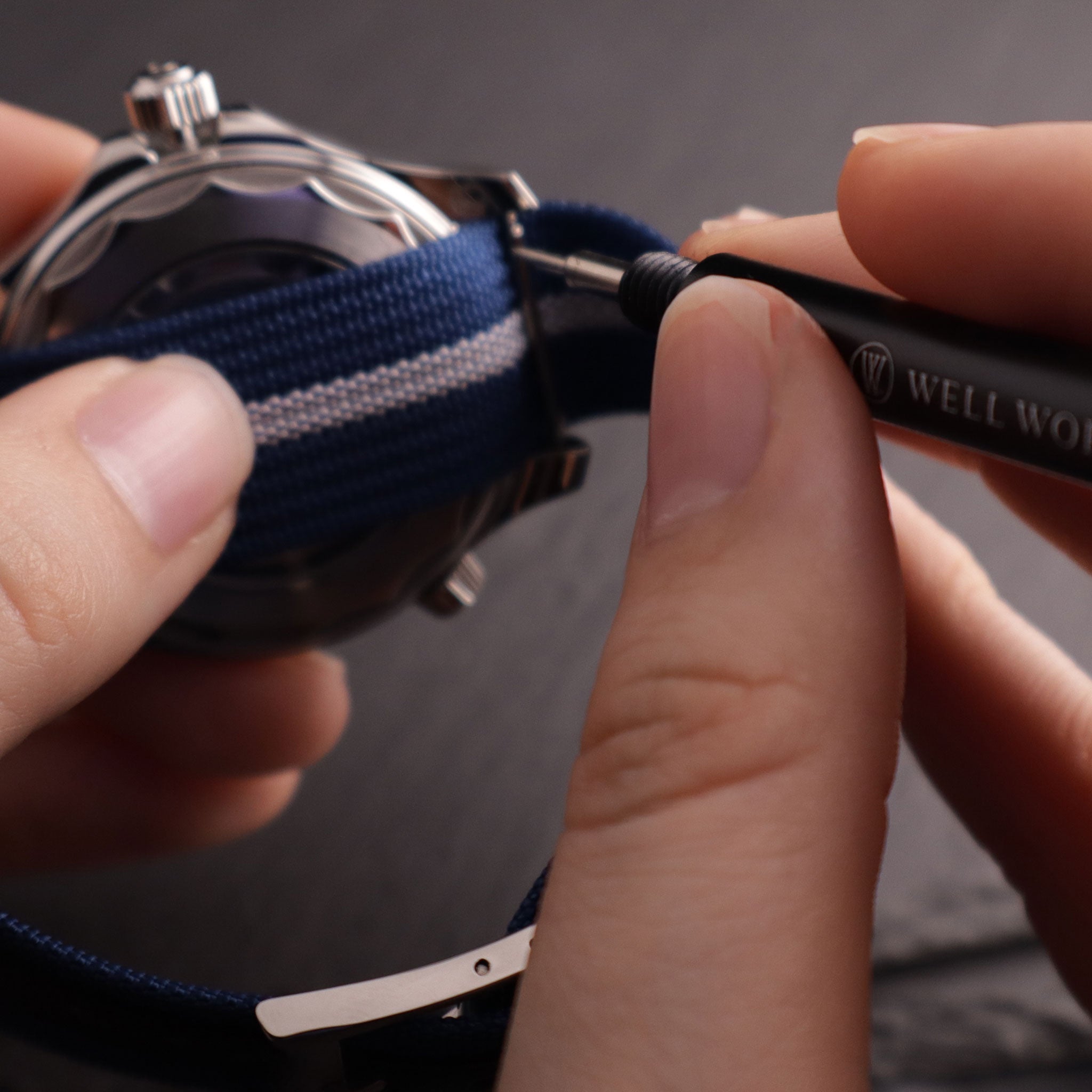 Nocturne™ Spring Bar Tool